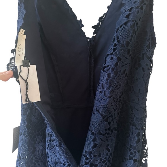 ASTR The Label Women’s Small Lace Dress Navy Dark
Blue Wedding Guest Cocktail - Picture 3 of 6